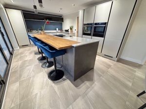 Kitchen- click for photo gallery